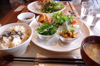 おいしい　たのしい
