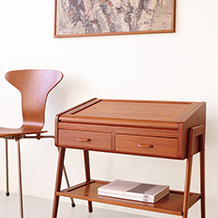 Secretary table in teak