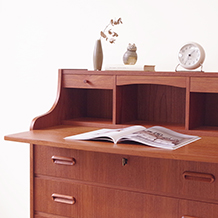 Bureau with mirror and key in teak