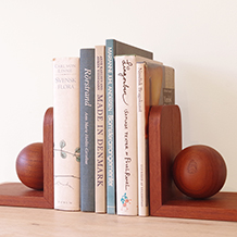 Pair of bookends in solid teak