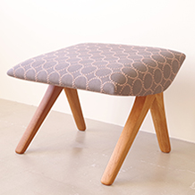 Ottoman / Foot stool in oak (mina perhonen)