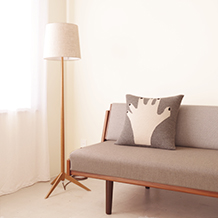 Tripod floor lamp in oak