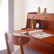 Bureau with key in teak