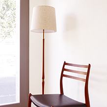 Floor lamp in mahogany
