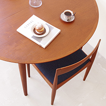 Arne Vodder / Round table in teak model.204