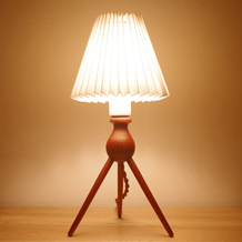 Table lamp in solid teak