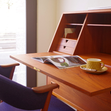 Arne Wahl Iversen / Bureau with key