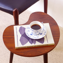 Kidney shaped table with tray in rosewood