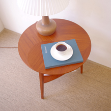 Side table in teak
