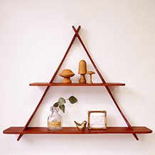 Triangular wall shelf in teak