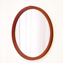Circular mirror in teak