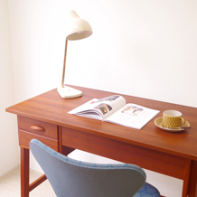Desk in teak
