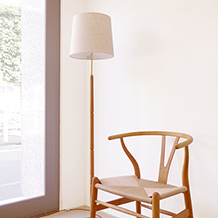 Floor lamp in oak