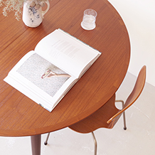 Round dining table with 1ex. in teak