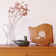 Hermle / Table clock in pine