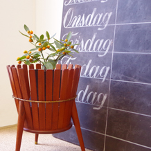 Flowerpot cover in teak