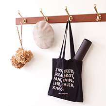 Wall mounted coat rack in solid teak&brass