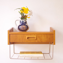 Wall shelf with drawer in oak