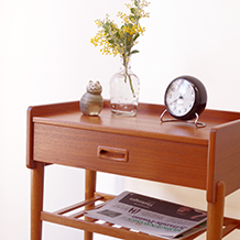 Omann Jun / Bed side chest in teak and oak