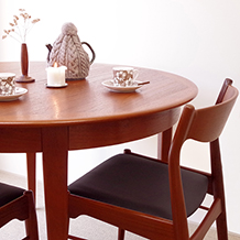 Round table with 1 leaf in teak