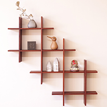 Display wall shelf in solid teak