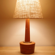 Table lamp in solid mahogany & brass