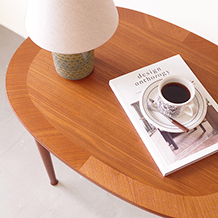 Oval coffee table in teak