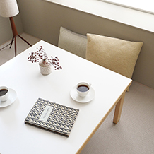 Alvar Aalto / Artek low table 81C (square / white)