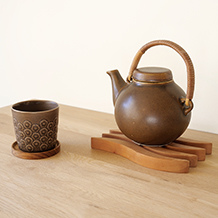 Royal Copenhagen / Trivet in solid cherry