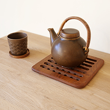 Trivet in solid teak
