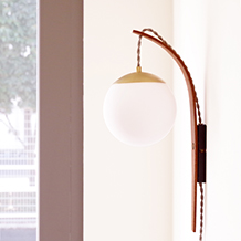 Wall lamp in solid teak & glass