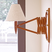 Movable bracket lamp in solid oak & brass