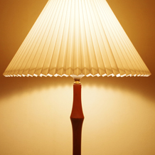 Floor lamp in teak