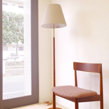 Floor lamp in teak