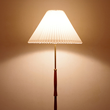 Floor lamp in teak