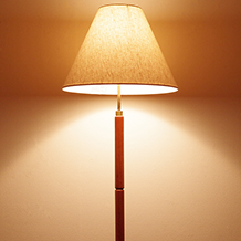 Floor lamp with telescopic in teak&brass