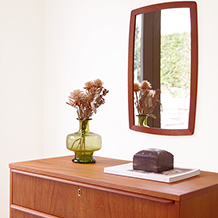 Small mirror in teak