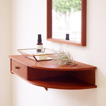 Wallshelf with drawer