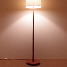 Floor lamp with telescopic in teak