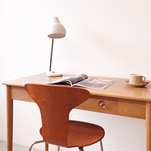 Hans J.Wegner / Ladys writing Desk in oak RY32
