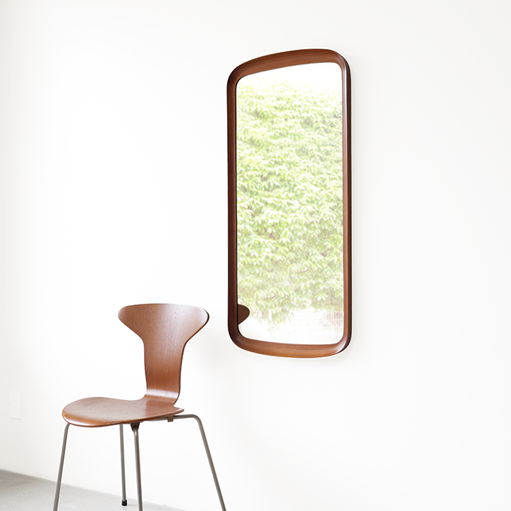 Large mirror in solid teak をアップしました｜news｜こまものと北欧