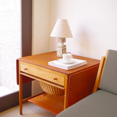 [VINTAGE] Hans.J.Wegner ソーイングテーブルAT33をアップしました