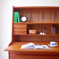 Bureau with bookcaseをアップしました