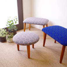mina perhonenのファブリックで張り替えたStool 3脚をアップしました