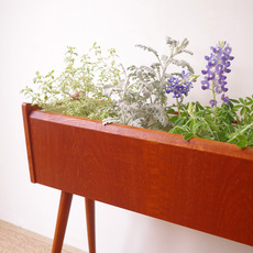 Flower planter in teak をアップしました