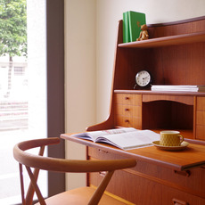 Bureau with bookcase & mirrorをアップしました