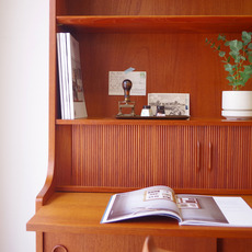 Bookshelf with tambour doors & writing boardをアップしました
