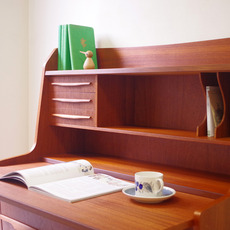 Bureau with bookcase & keyをアップしました