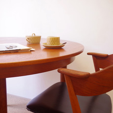 Skovmand & Andersen / Round dining tableをアップしました