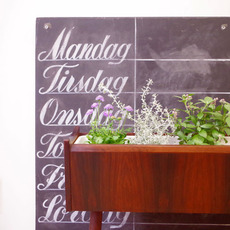 Flower planter in rosewoodをアップしました